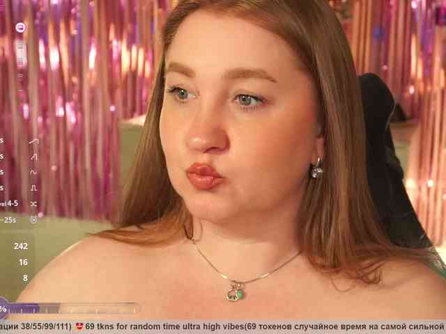PusssyJuicy webcam