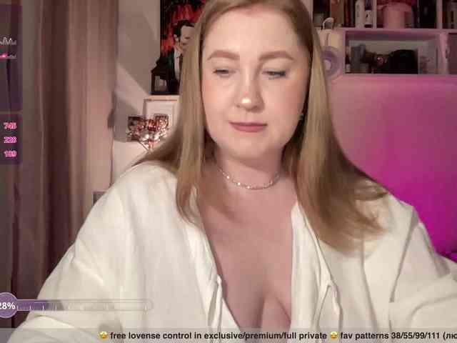 PusssyJuicy webcam