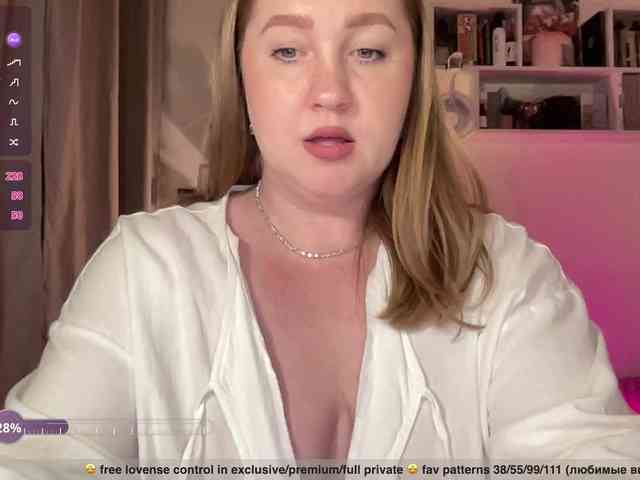 PusssyJuicy webcam