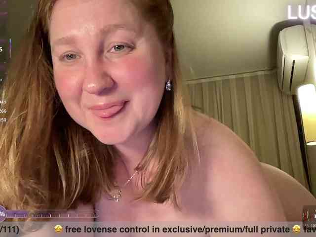 PusssyJuicy webcam