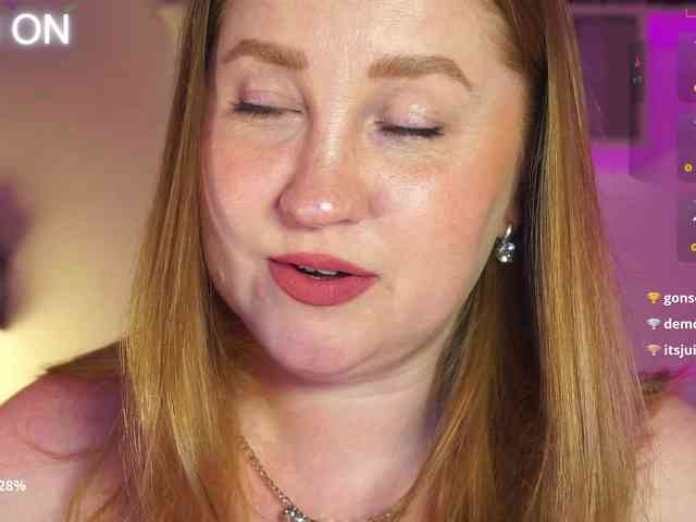 PusssyJuicy webcam
