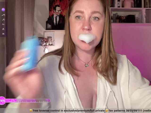 PusssyJuicy webcam