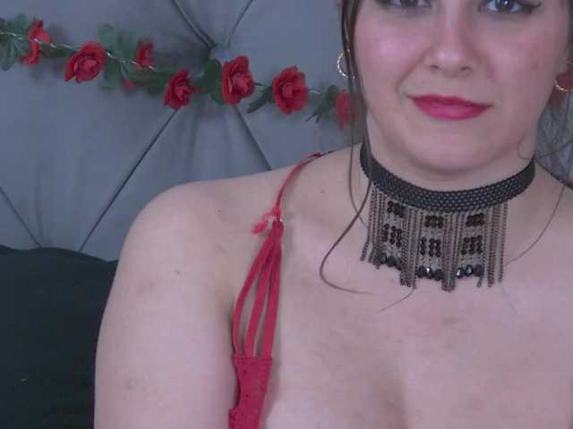 LolaButtie live cam on BongaCams