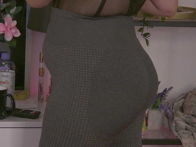 LolaButtie live cam on BongaCams