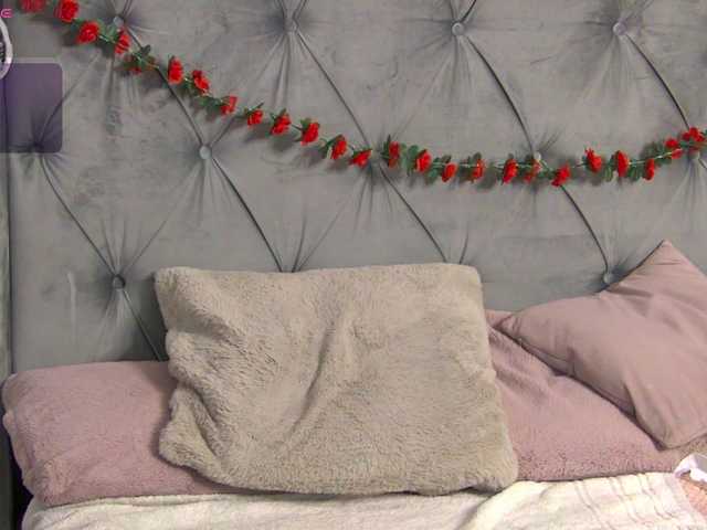 LolaButtie's BongaCams show and profile