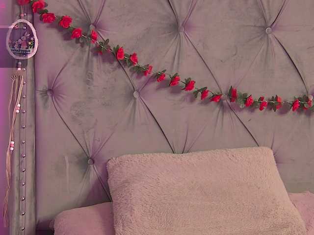 LolaButtie webcam