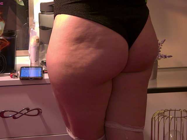 LolaButtie live cam on BongaCams
