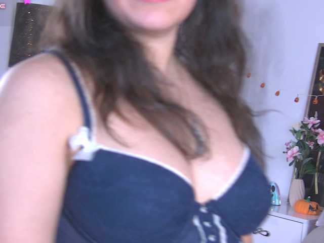 LolaButtie live cam on BongaCams