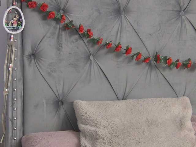 LolaButtie's BongaCams show and profile