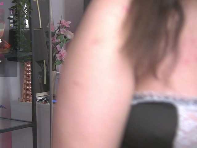 LolaButtie live cam on BongaCams