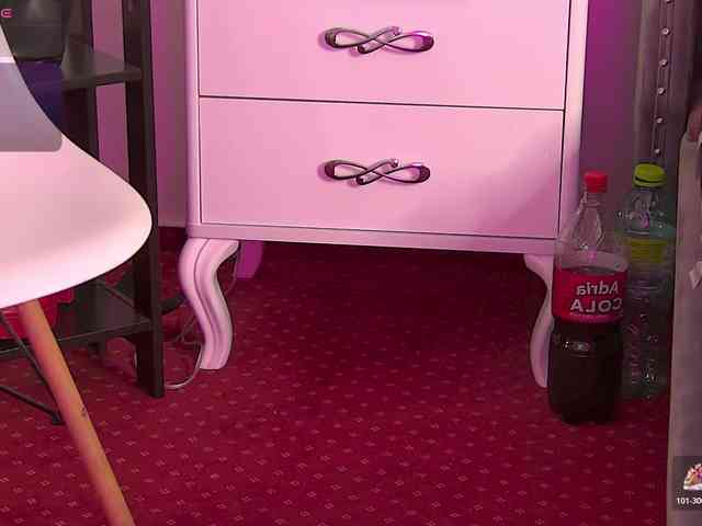 LolaButtie webcam