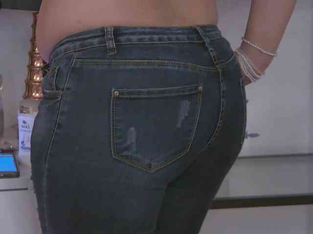 LolaButtie webcam