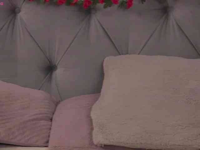 LolaButtie webcam