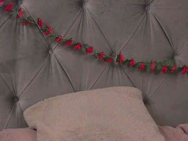 LolaButtie webcam