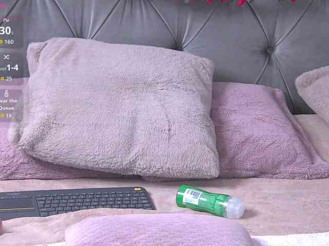 LolaButtie webcam