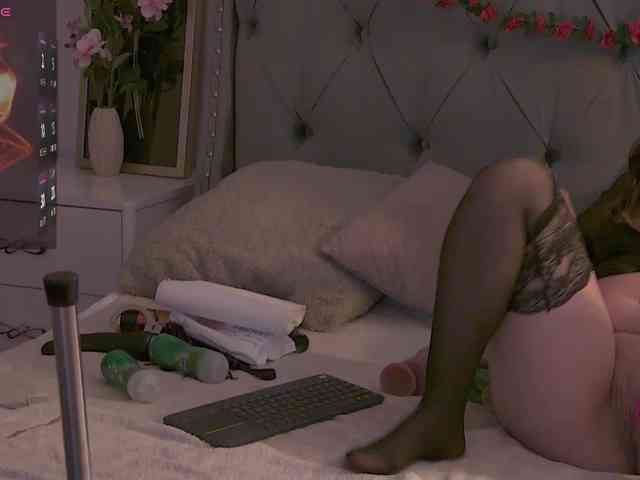 LolaButtie webcam