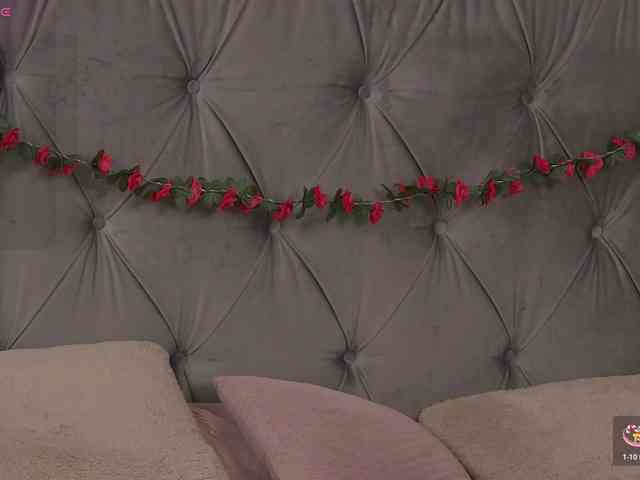 LolaButtie webcam