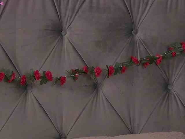 LolaButtie webcam