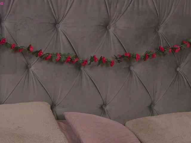 LolaButtie webcam