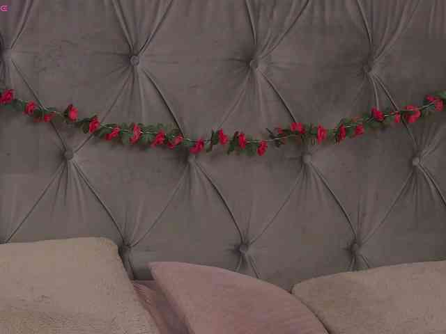 LolaButtie webcam