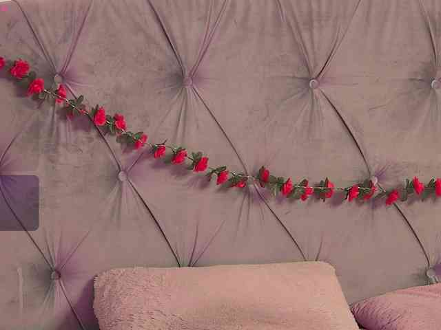 LolaButtie webcam