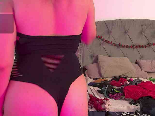 LolaButtie webcam