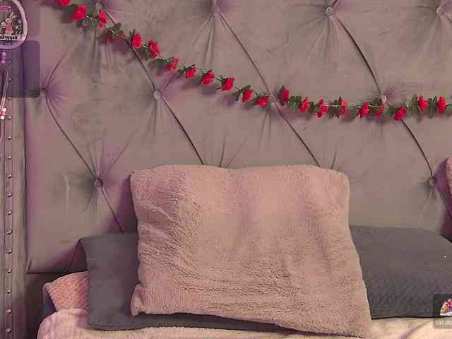 LolaButtie webcam