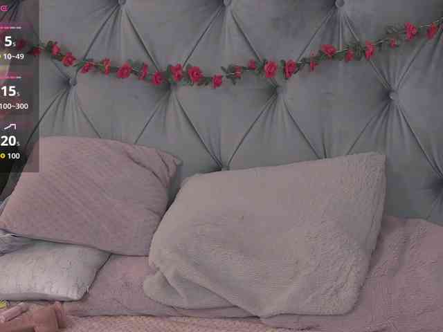LolaButtie webcam