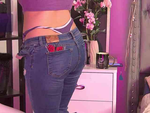 LolaButtie webcam