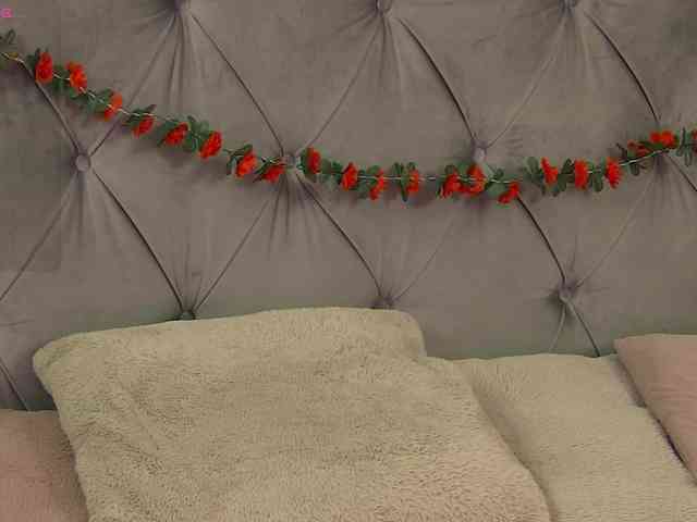 LolaButtie webcam