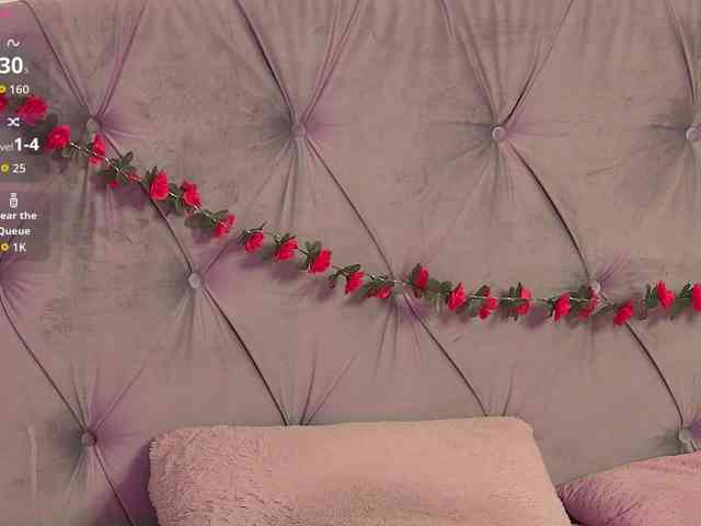 LolaButtie webcam