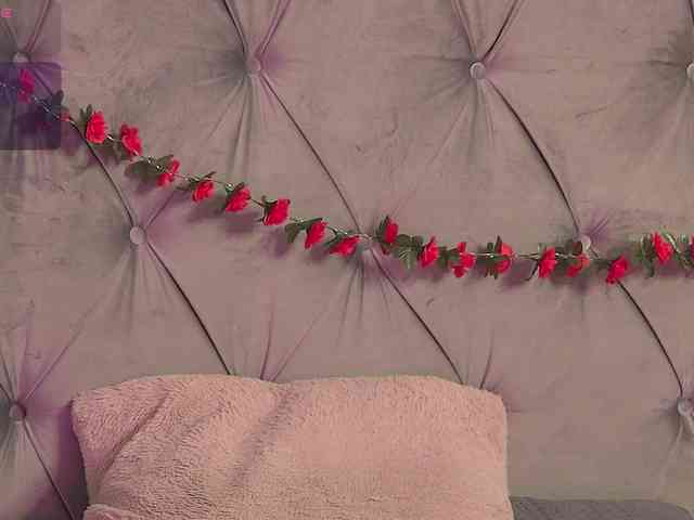 LolaButtie webcam