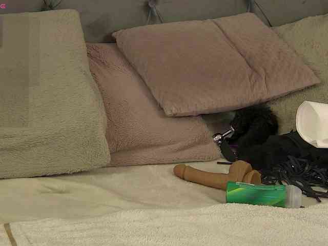 LolaButtie webcam