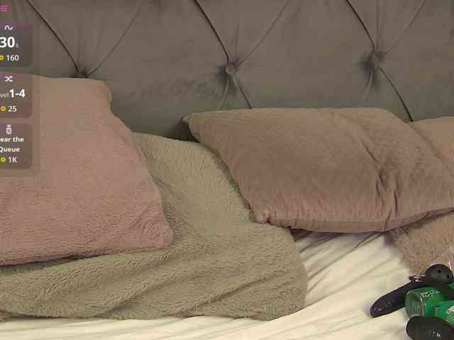 LolaButtie webcam