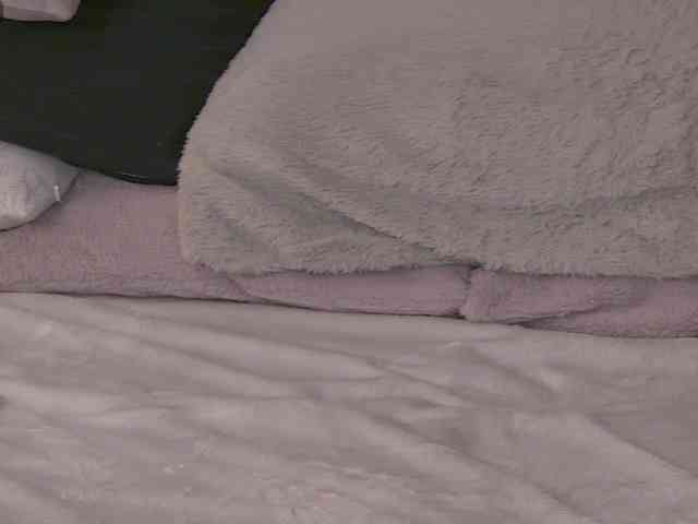 LolaButtie webcam