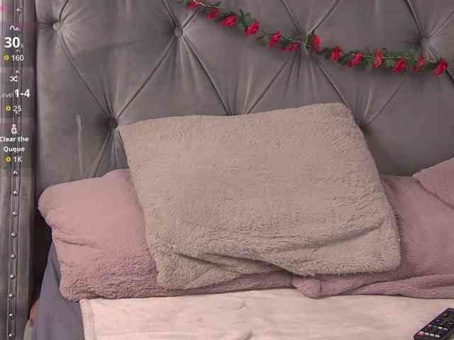 LolaButtie webcam