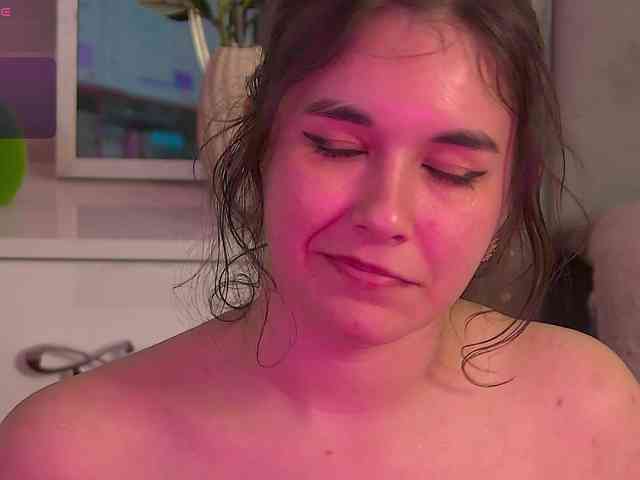 LolaButtie webcam