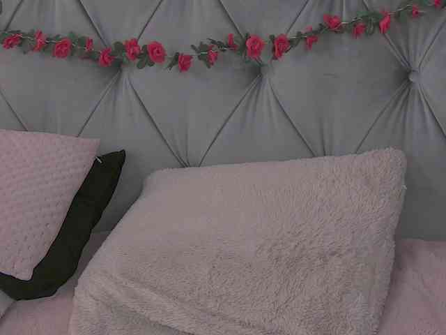 LolaButtie webcam