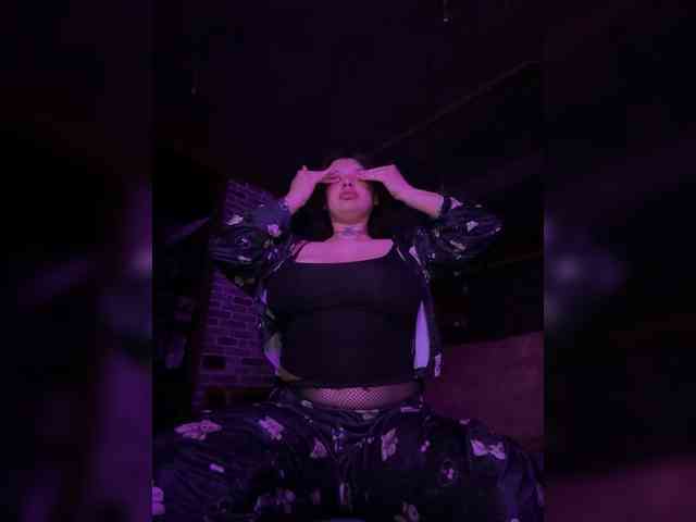 このモデルは現在ライブ中です。 melissakissy