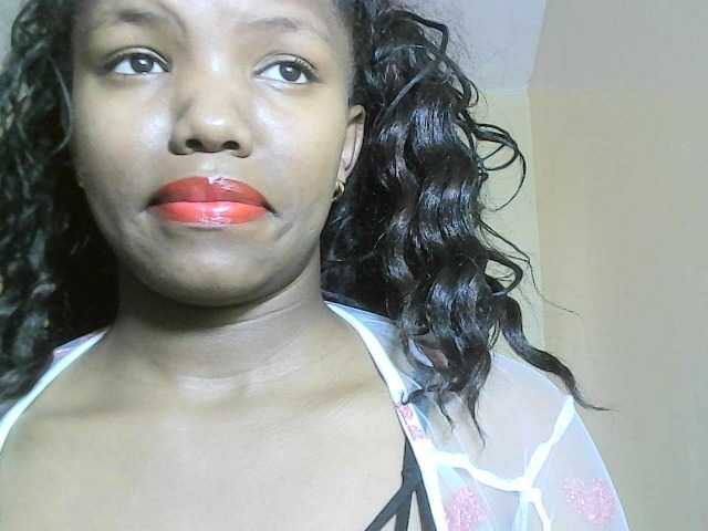 Avrilhunt live cam on BongaCams