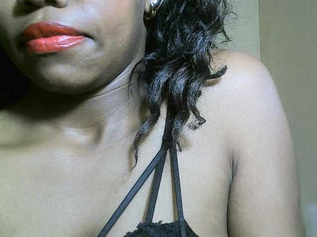 Avrilhunt live cam on BongaCams