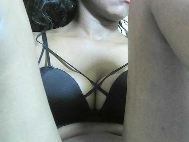 Avrilhunt live cam on BongaCams