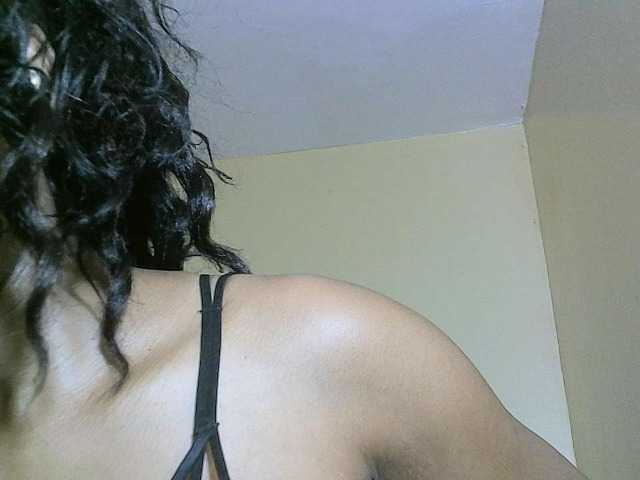 Avrilhunt live cam on BongaCams