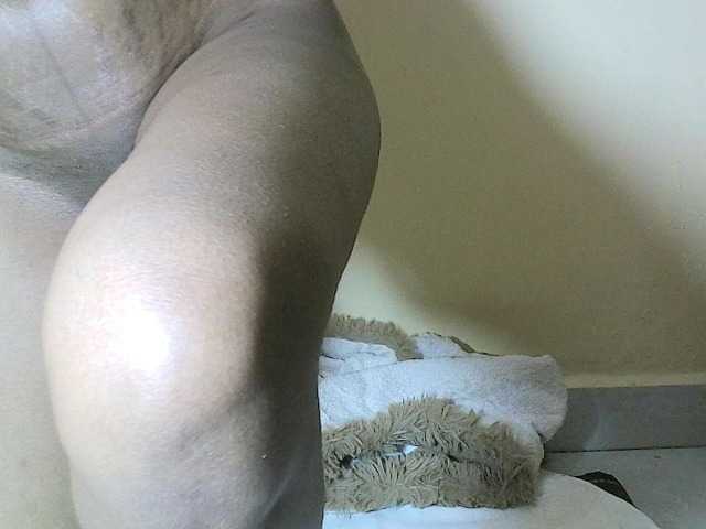 Avrilhunt live cam on BongaCams