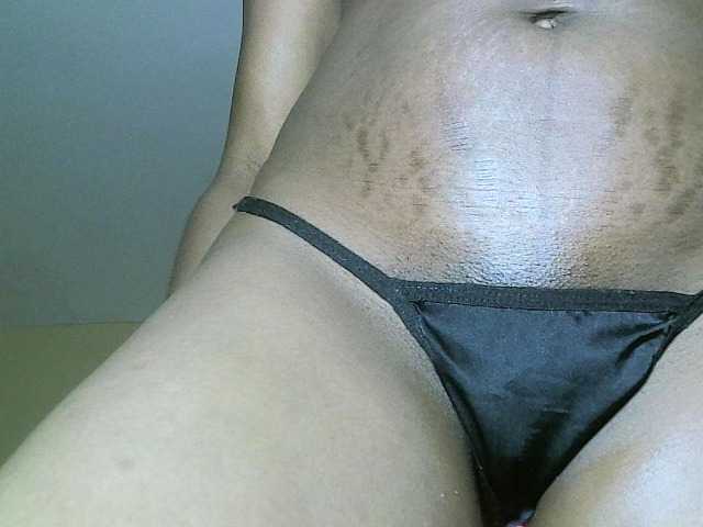 Avrilhunt live cam on BongaCams
