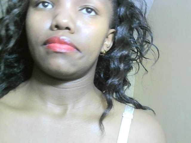 Avrilhunt live cam on BongaCams