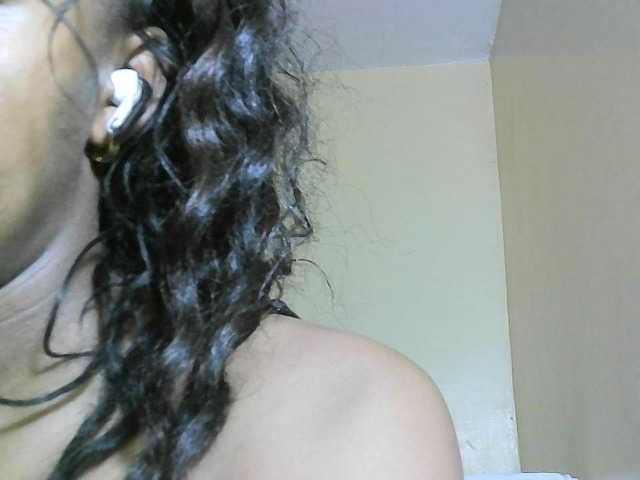 Avrilhunt live cam on BongaCams