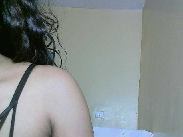Avrilhunt, live now on BongaCams