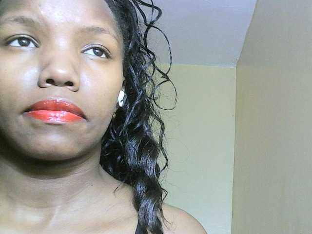 Avrilhunt live cam on BongaCams