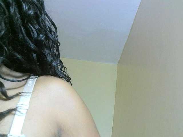 Avrilhunt live cam on BongaCams